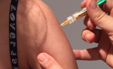 Les procès américains contre le Gardasil rappellent les dangers du  vaccin contre le papillomavirus, de plus en plus « imposé » en France.